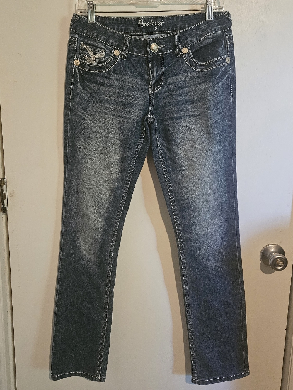 Amethyst Juniors 7 Y2K Straight Leg Jeans Low Rise Medium Wash Embroidered